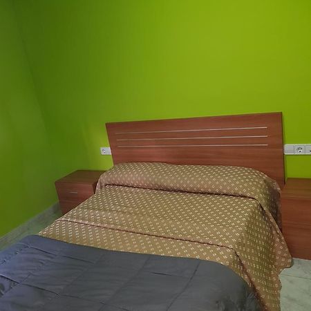 Hostal Europa Tarragona Bagian luar foto