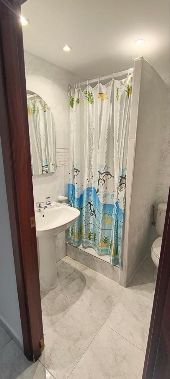 Hostal Europa Tarragona Bagian luar foto