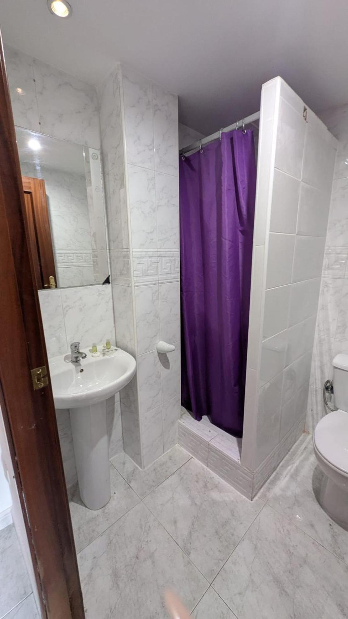 Hostal Europa Tarragona Bagian luar foto