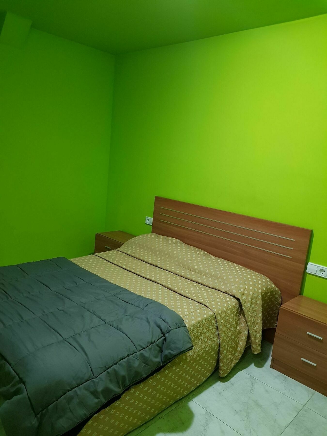 Hostal Europa Tarragona Bagian luar foto